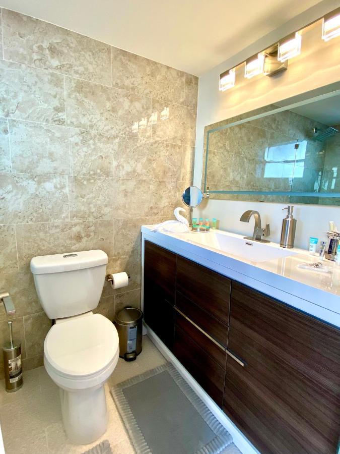 Modern Waterfront Apartment With Miami Skyline View, Free Parking 5 Mins Drive To Miami Beach Luaran gambar