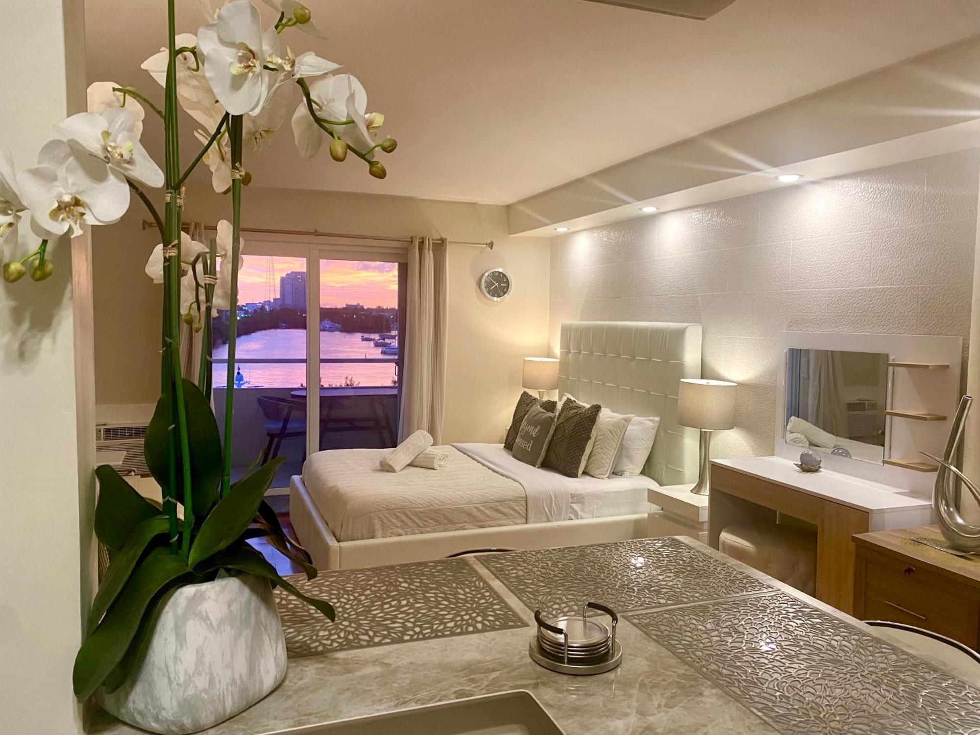 Modern Waterfront Apartment With Miami Skyline View, Free Parking 5 Mins Drive To Miami Beach Luaran gambar